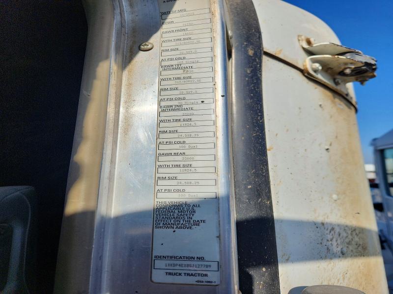 2016 Kenworth T880 Semi Truck