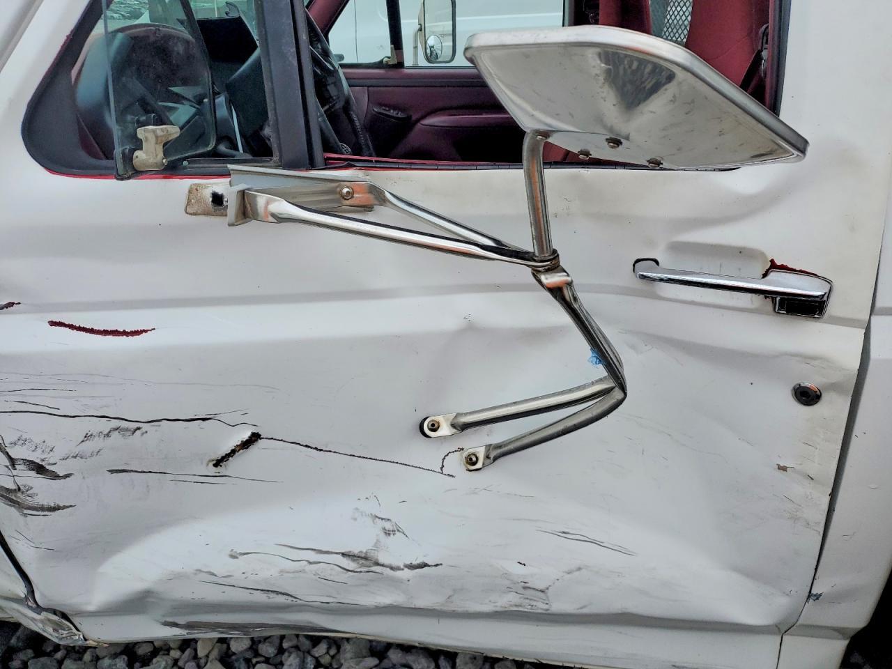 1997 Ford F350 Super Duty Flatbed Truck