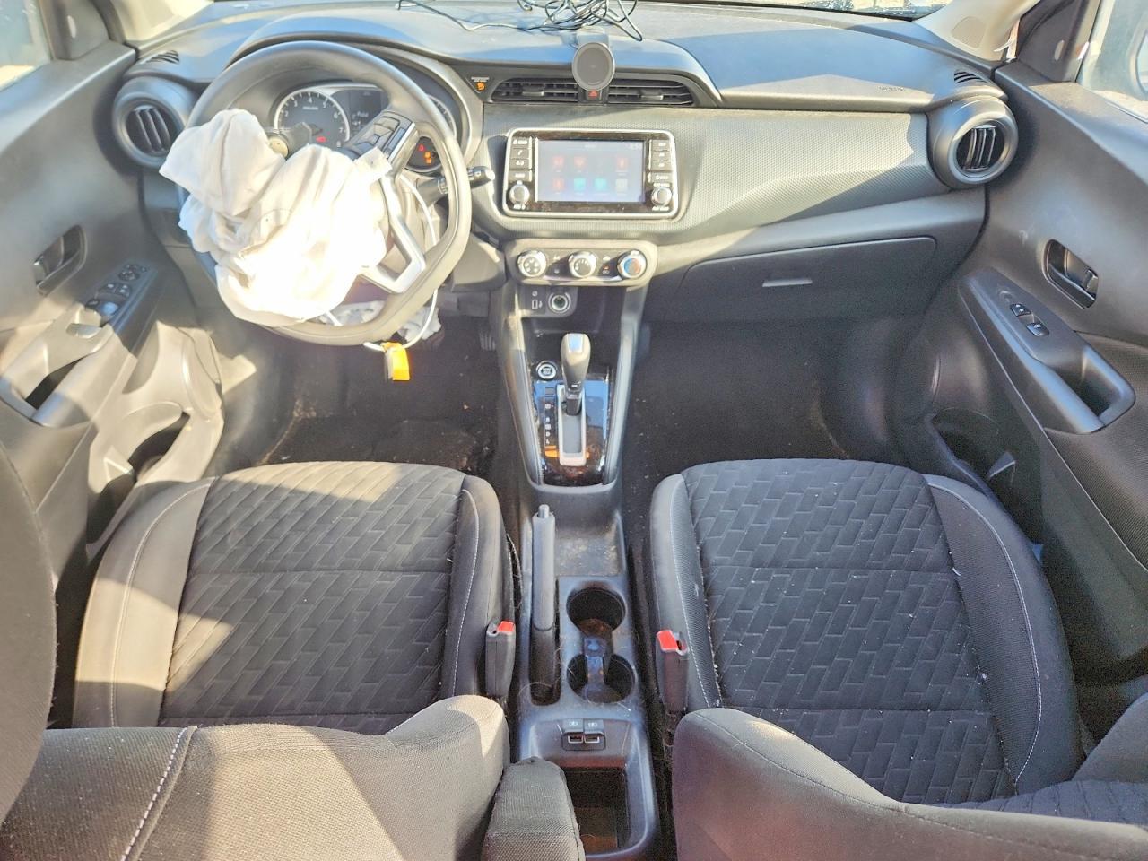 2021 Nissan Kicks s
