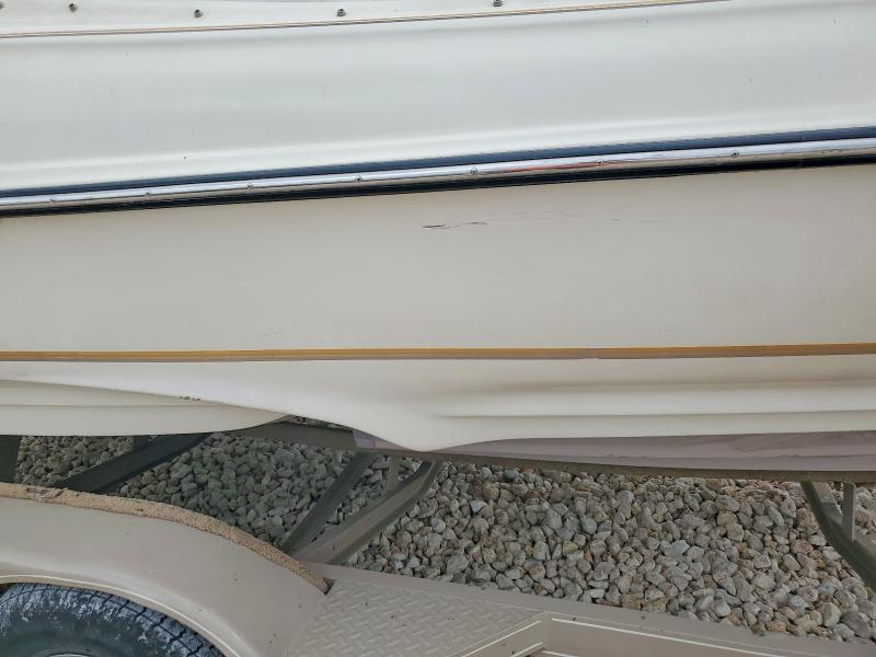 2000 Regal 2565 Boat
