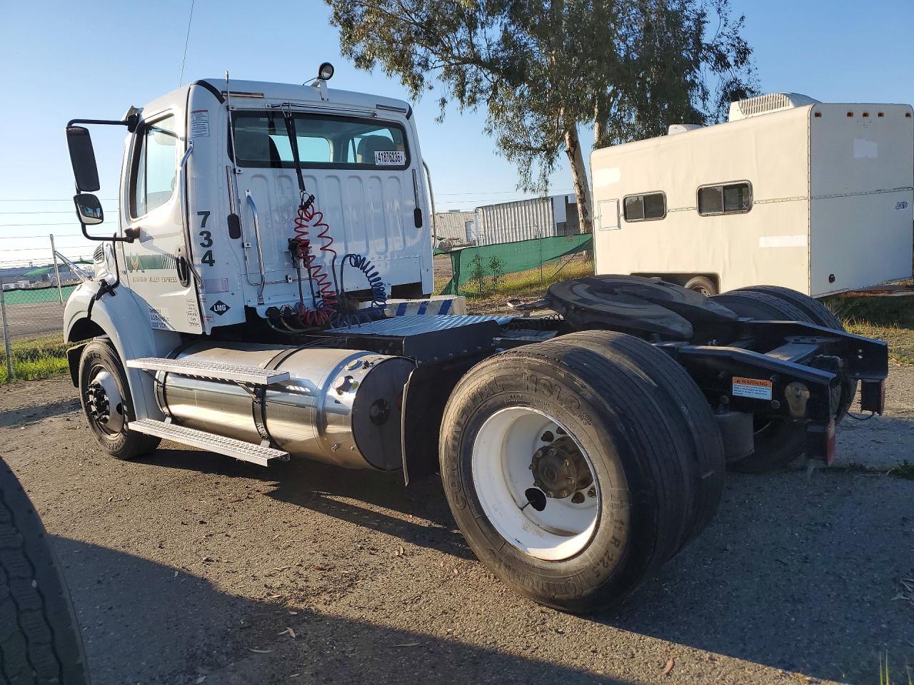 2019 Freightliner Business Class M2 Semi Truck