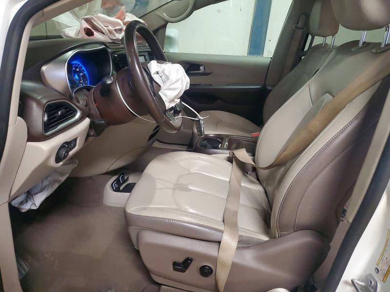 2017 Chrysler Pacifica Touring l