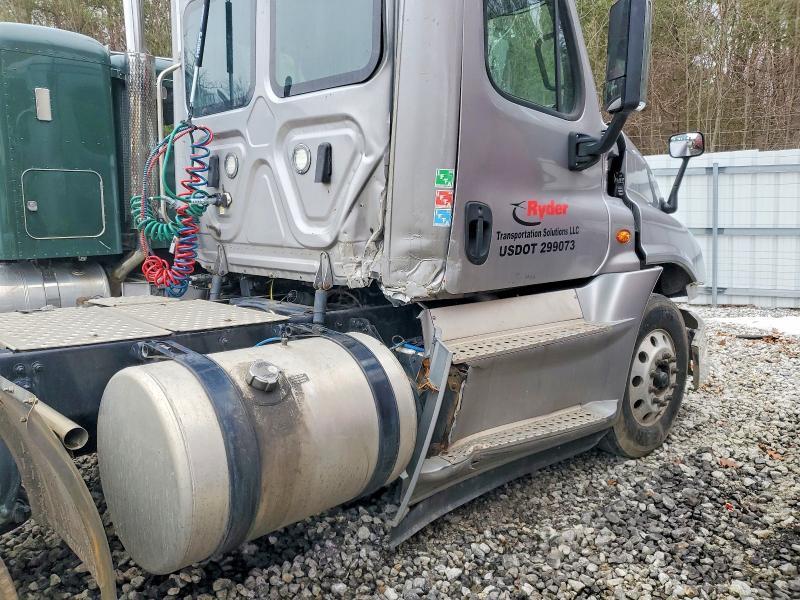 2019 Freigliner 2019 Freightliner Cascadia 125 Semi Truck