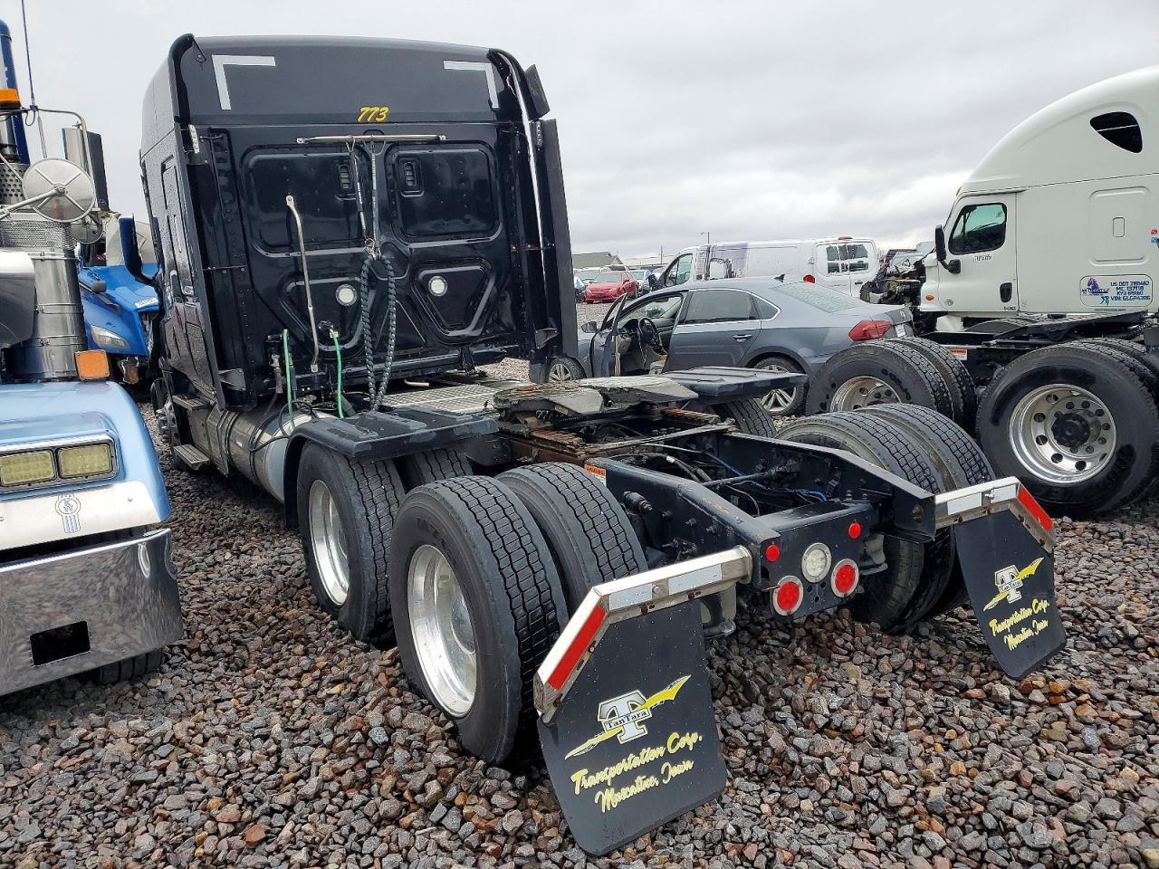 2022 Freightliner Cascadia 126 Semi Truck
