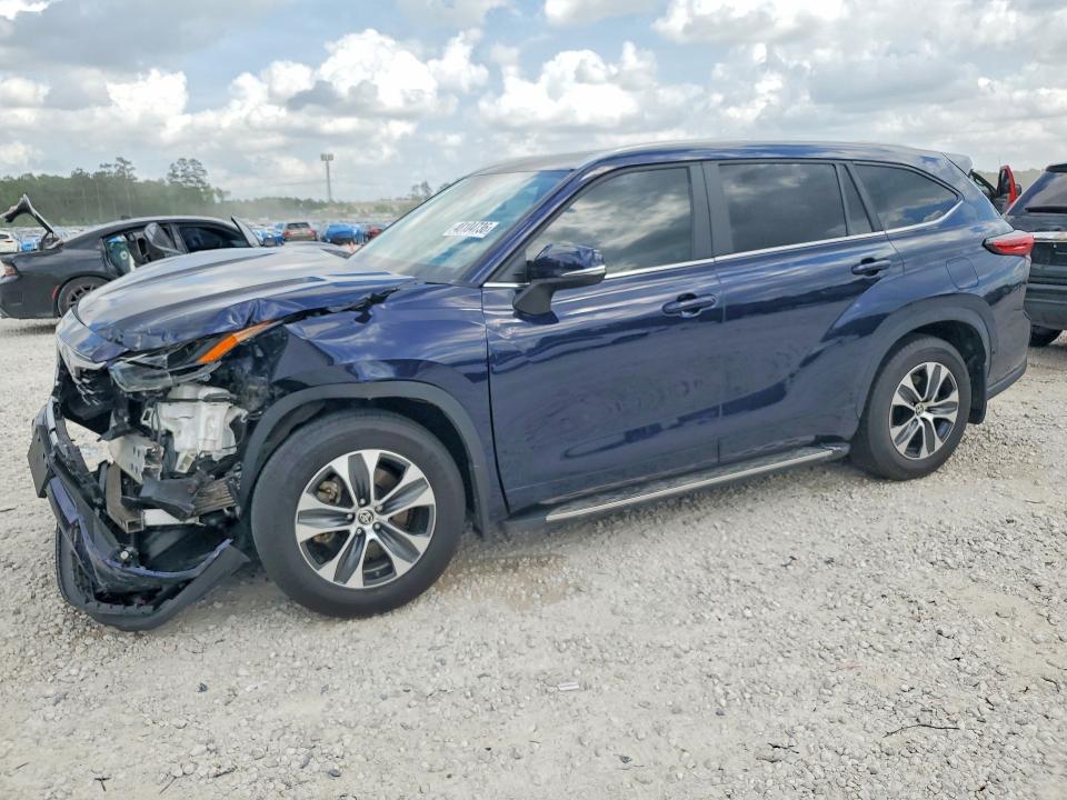 2023 Toyota Highlander Hybrid xle