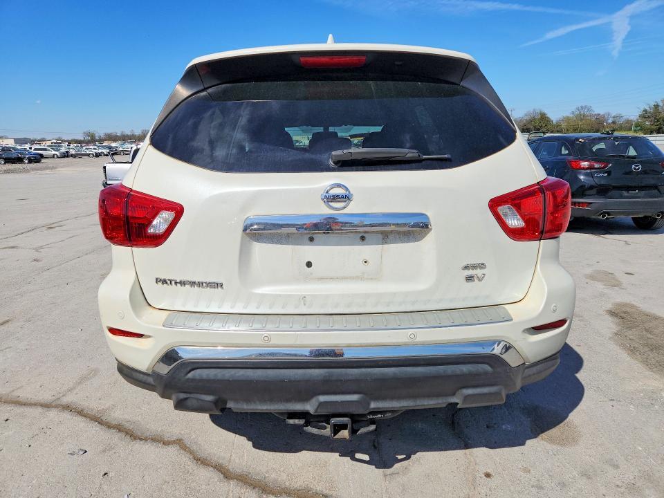 2019 Nissan Pathfinder sv