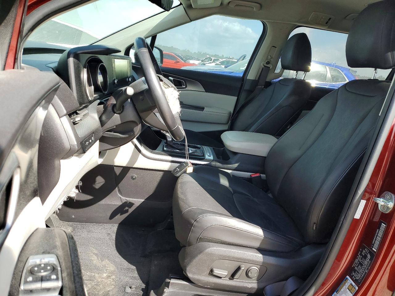 2023 KIA Carnival lx