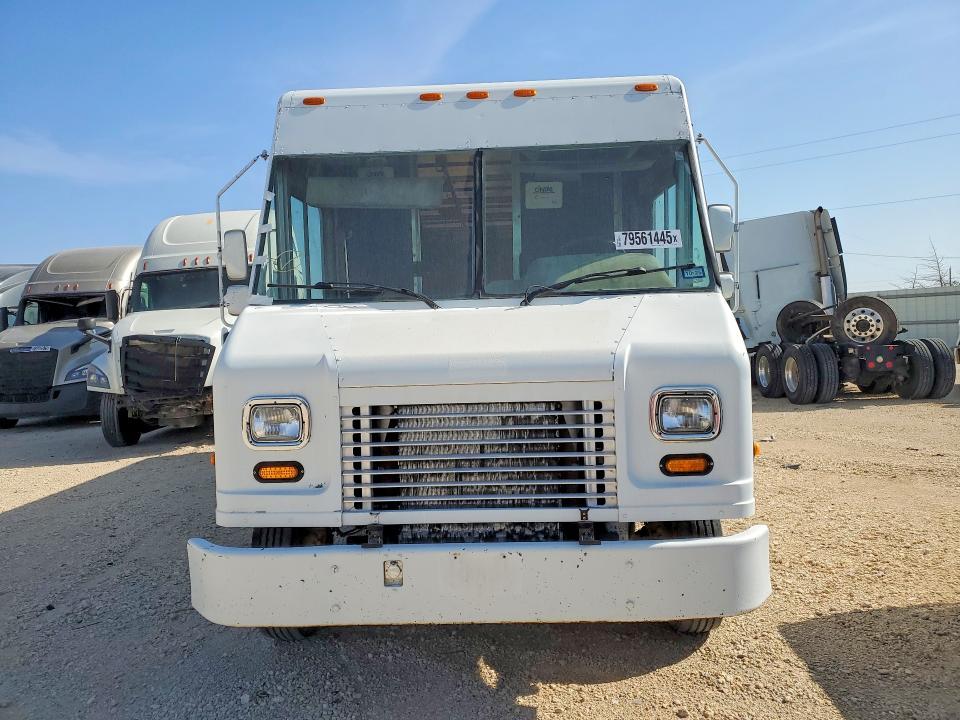 2006 Freightliner MT45G Delivery Van