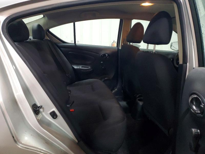 2019 Nissan Versa s Plus
