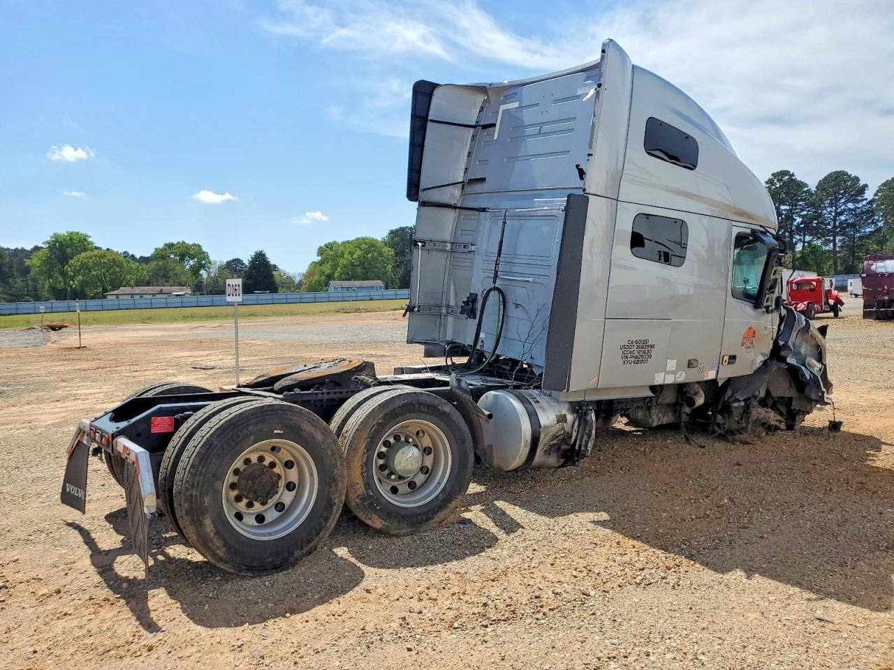 2023 Volv O VNL Semi Truck