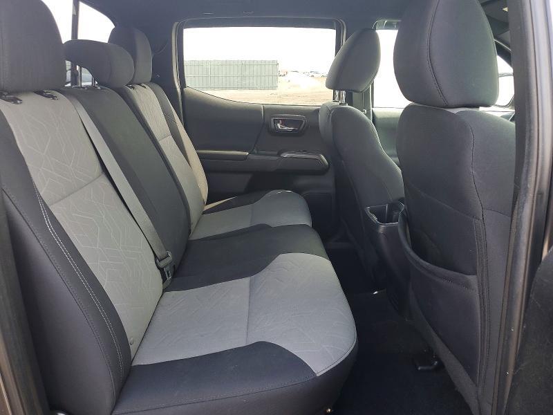 2022 Toyota Tacoma sr V6