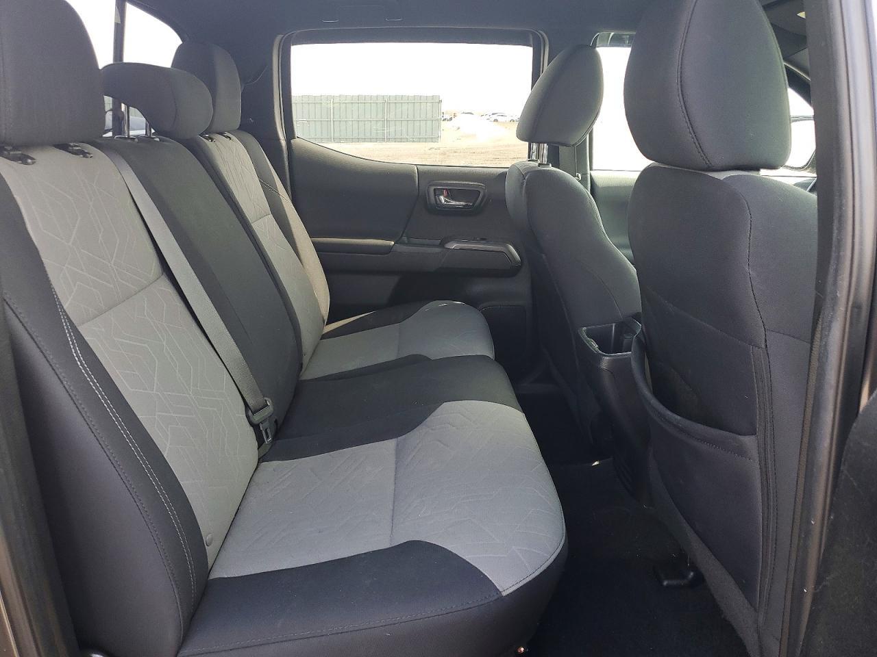 2022 Toyota Tacoma SR V6