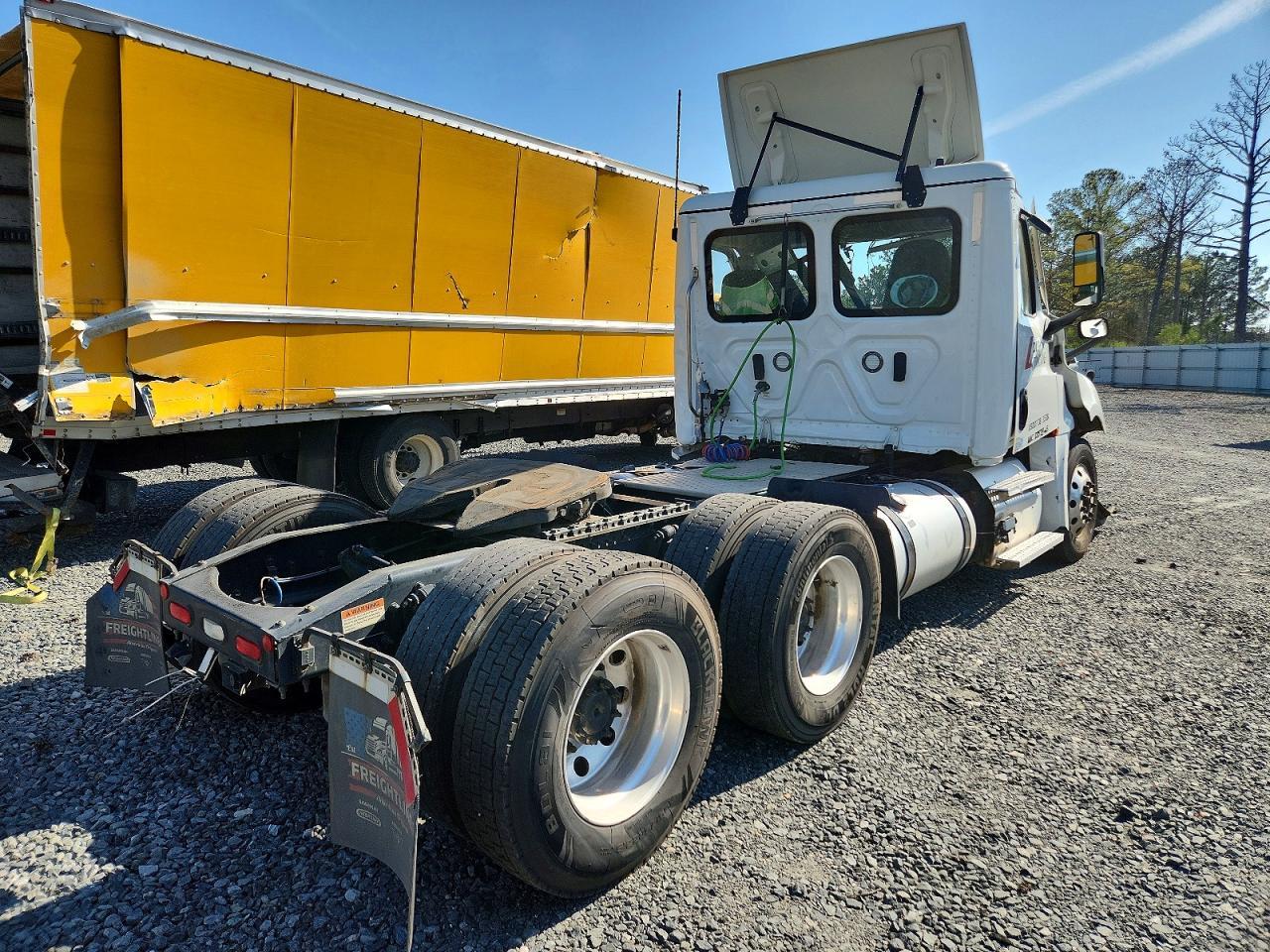 2024 Freigliner 2024 Freightliner Cascadia 126 Semi Truck