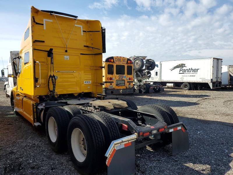 2022 Volvo VNL Semi Truck