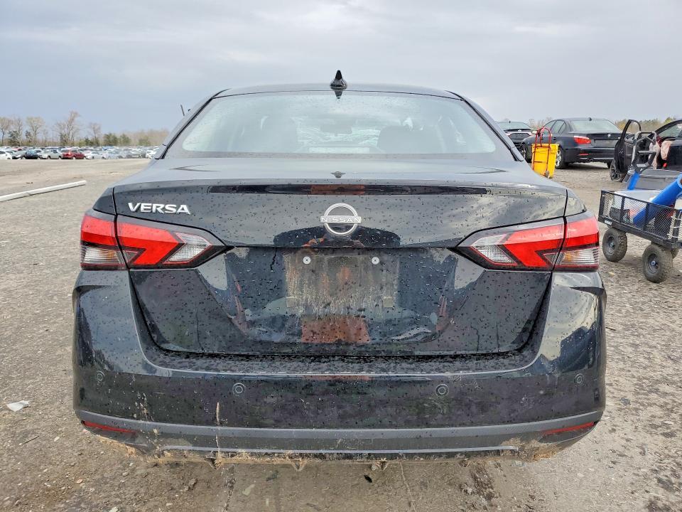 2025 Nissan Versa sv