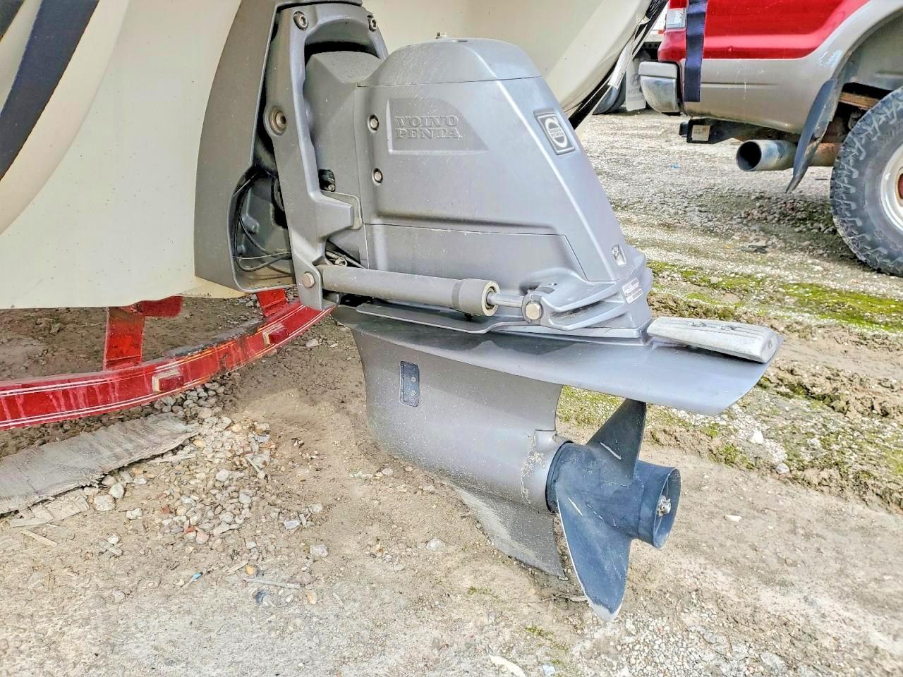 2007 Stingray Boat-Boat