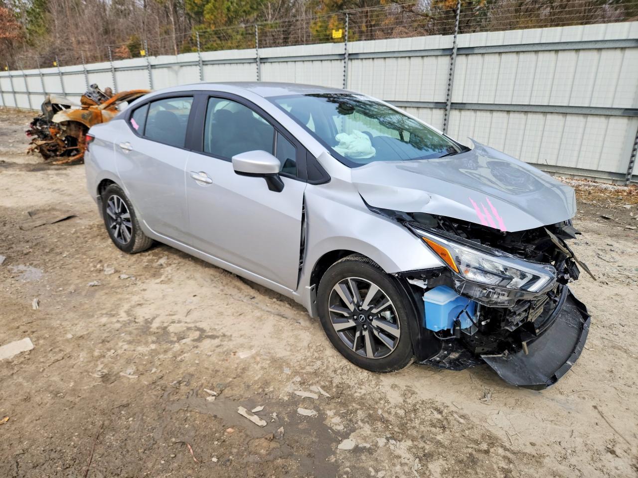 2025 Nissan Versa sv