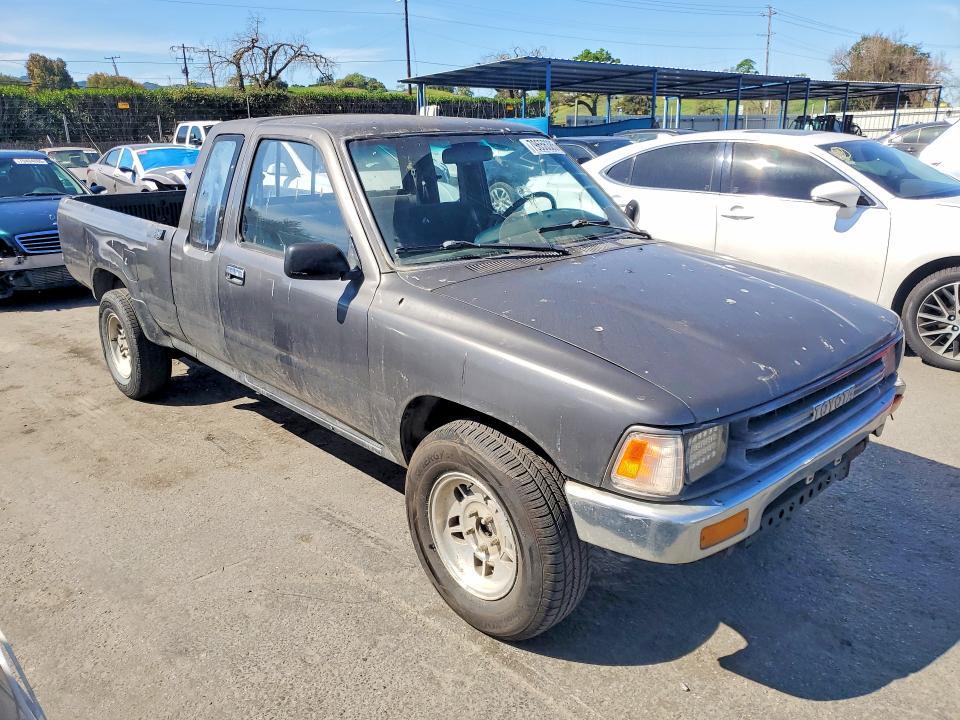 1990 Toyota Pickup Deluxe