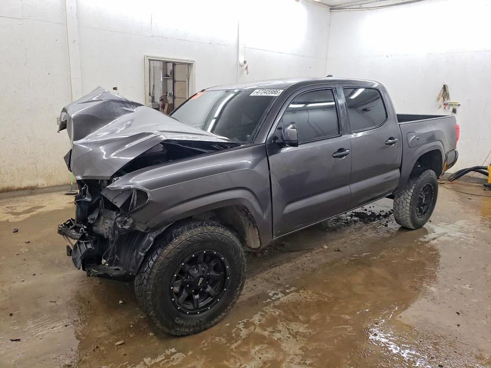 2016 Toyota Tacoma SR