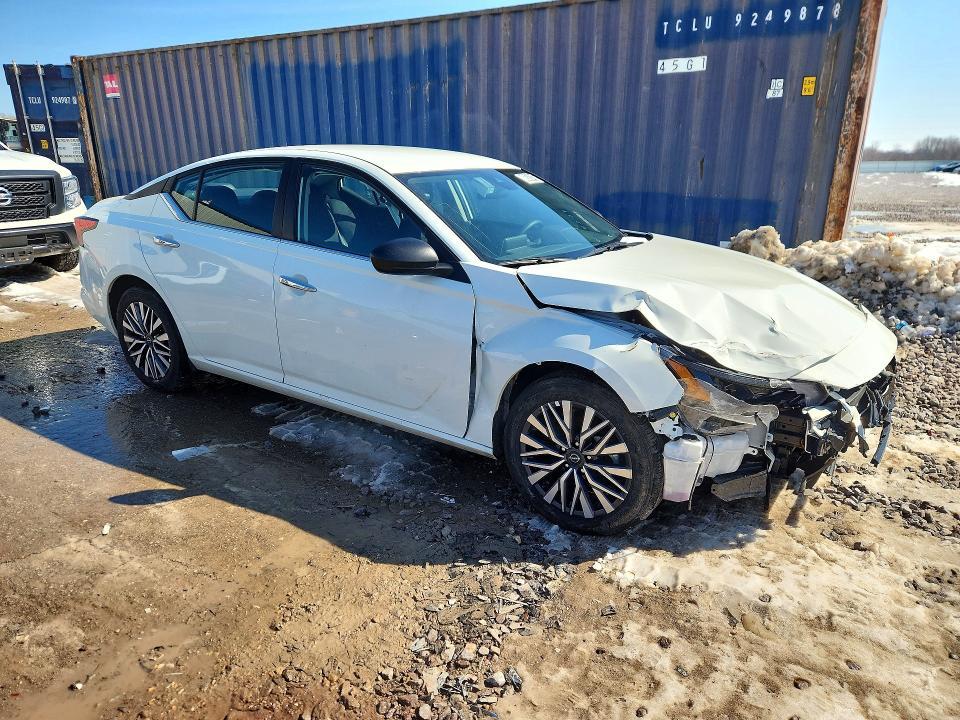 2025 Nissan Altima 2.5 sv