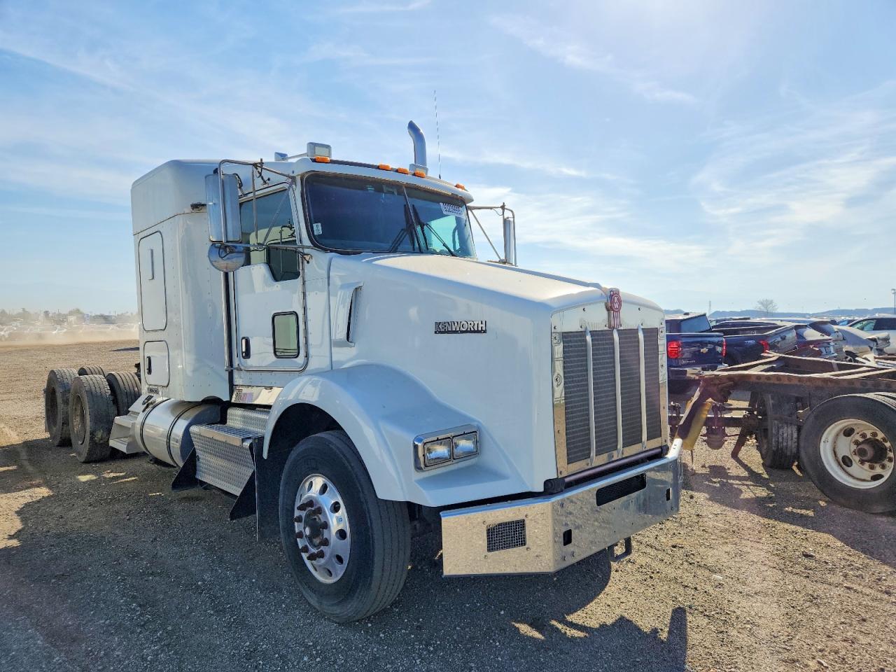 2015 Kenworth T800 Semi Truck