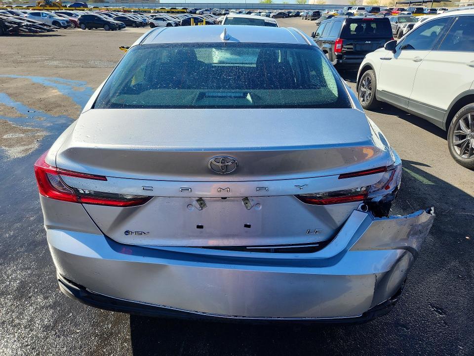 2025 Toyota Camry le