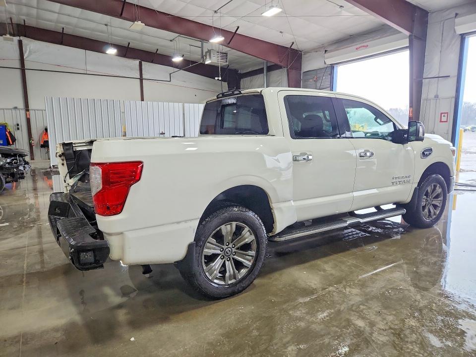 2017 Nissan Titan SV
