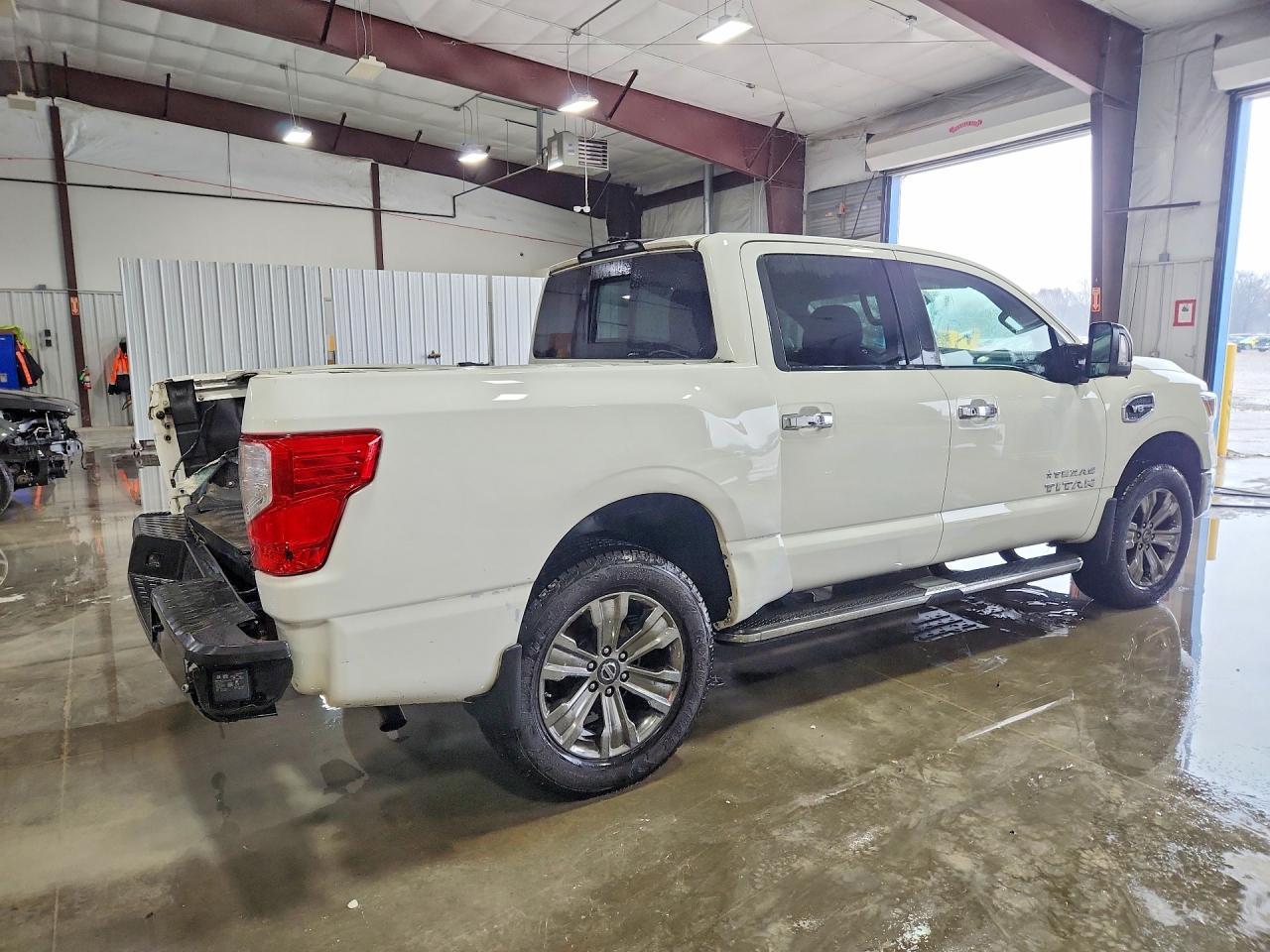 2017 Nissan Titan SV