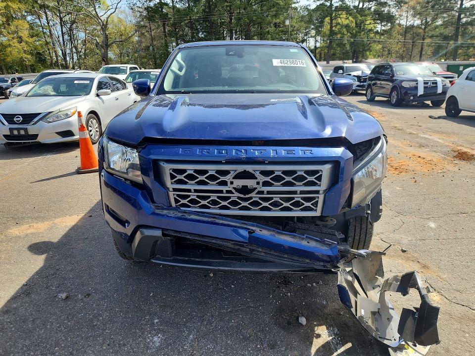 2022 Nissan Frontier SV