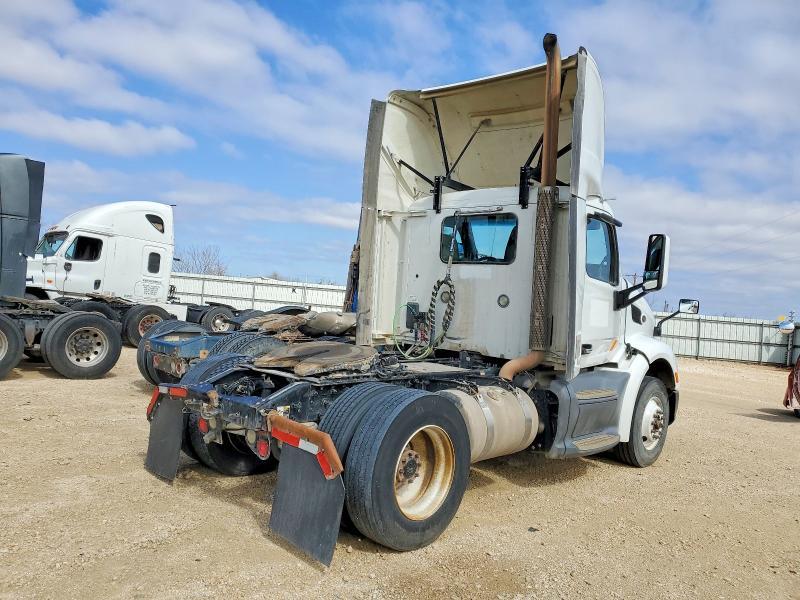 2016 Peterbilt 579 Semi Truck