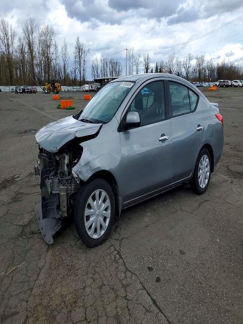 2013 Nissan Versa 1.6 s