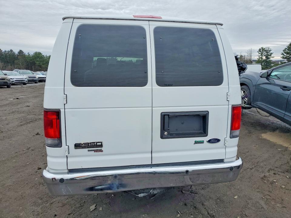 2014 Ford Econoline E350 Super Duty Wagon