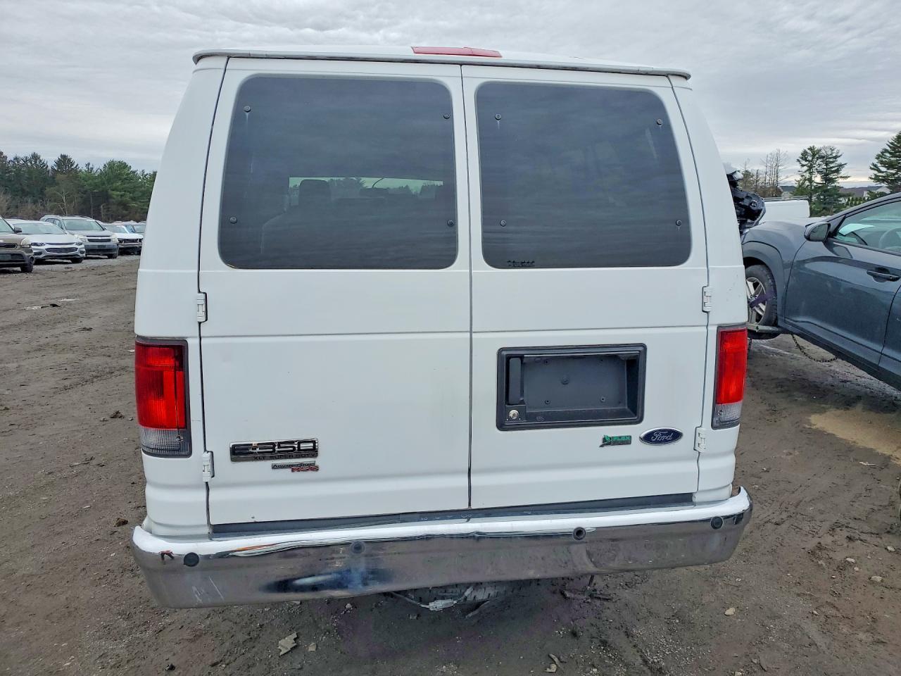 2014 Ford Econoline E350 Super Duty Wagon