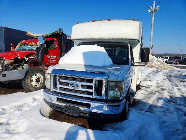 2009 Ford Econoline E350 Super Duty Cutaway Van