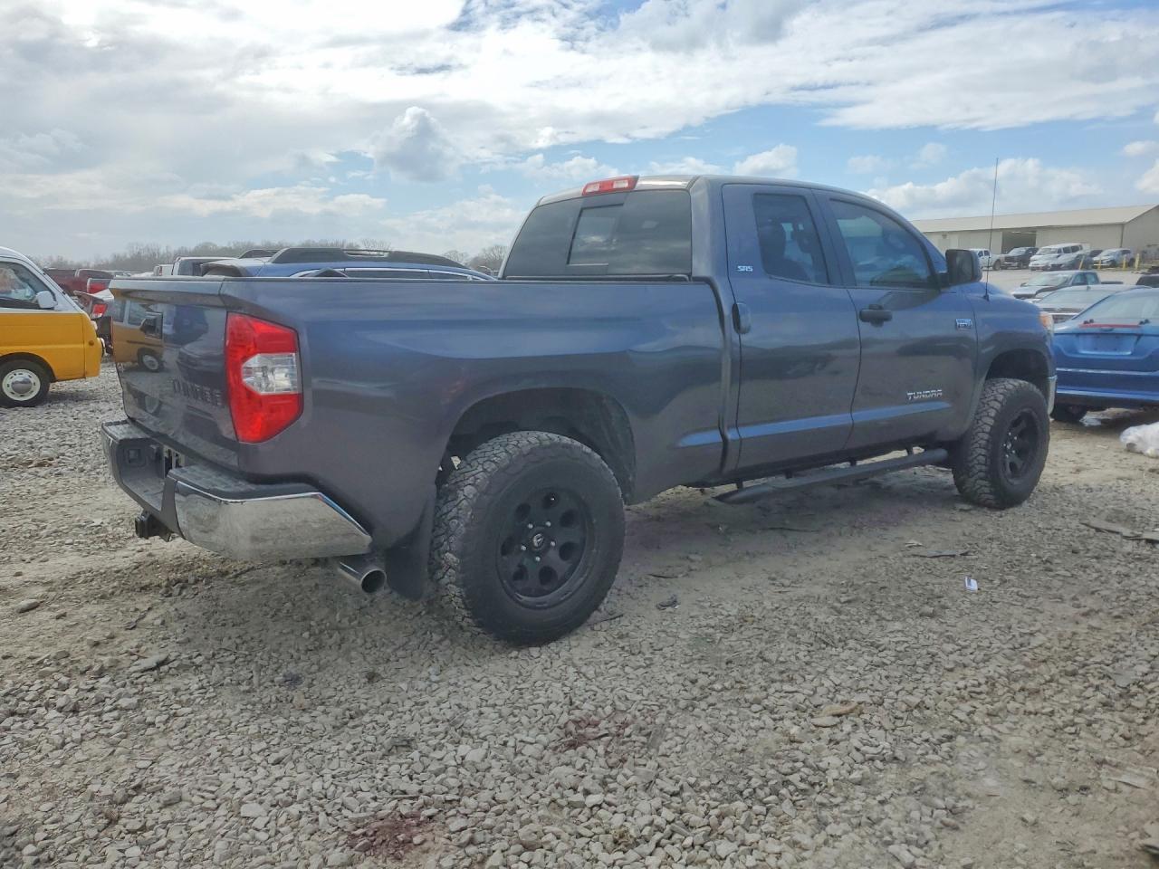2017 Toyota Tundra SR5