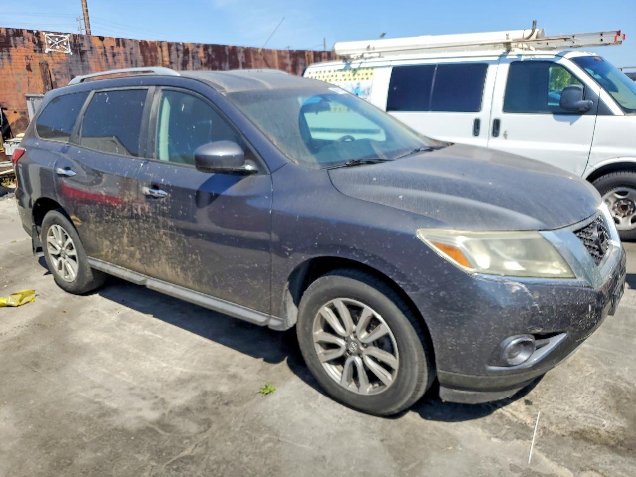 2013 Nissan Pathfinder s