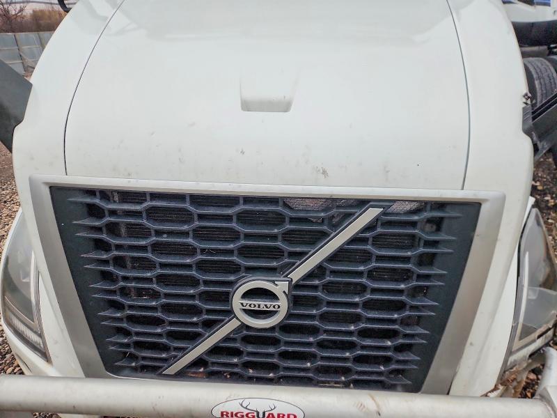 2019 Volvo Vnr Semi Truck