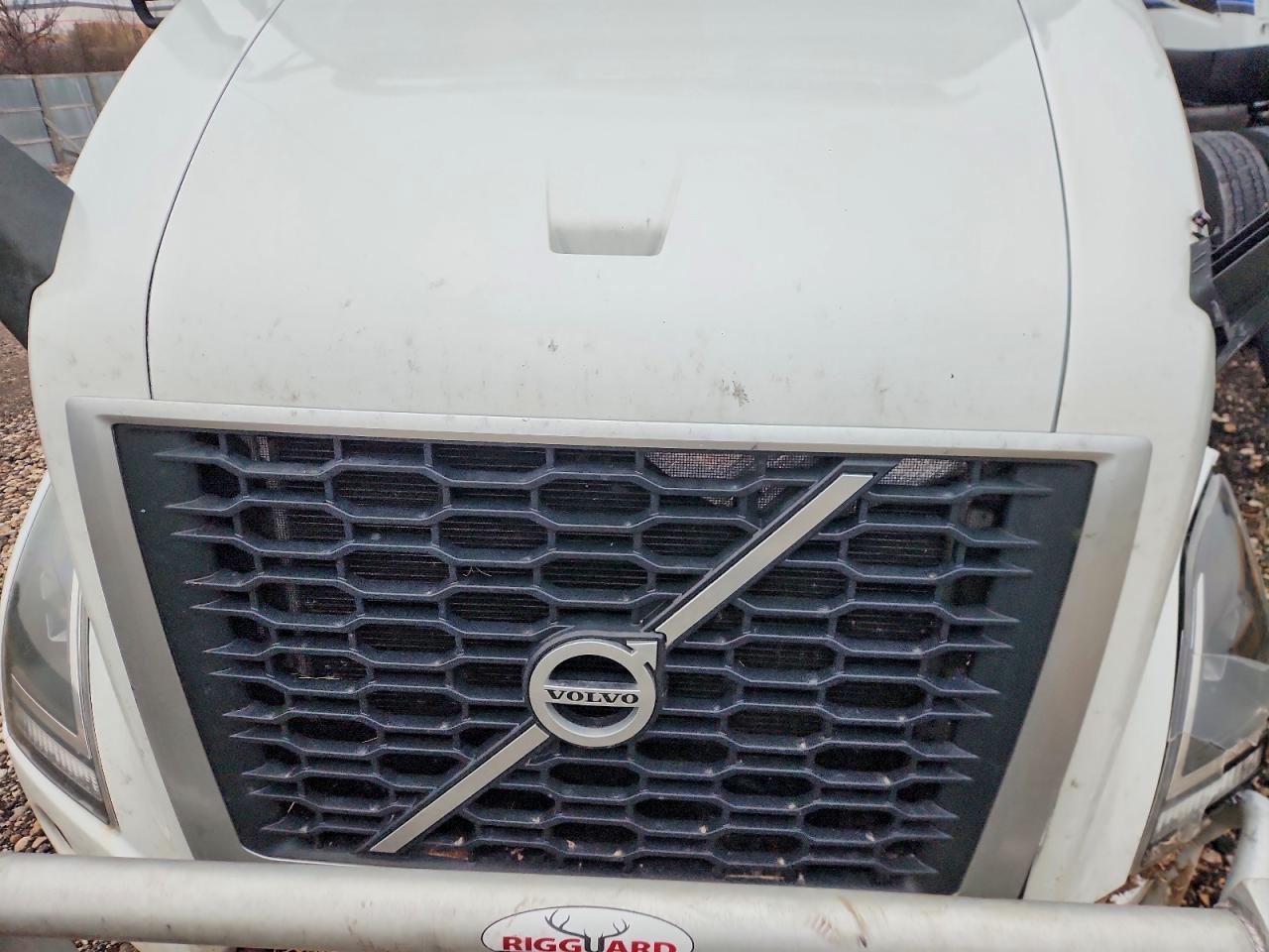 2019 Volvo VNR Semi Truck