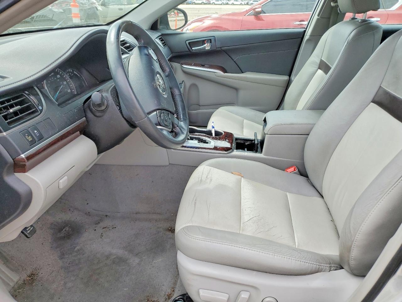 2014 Toyota Camry xle V6