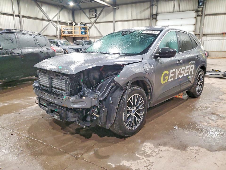 2022 Ford Escape se hev