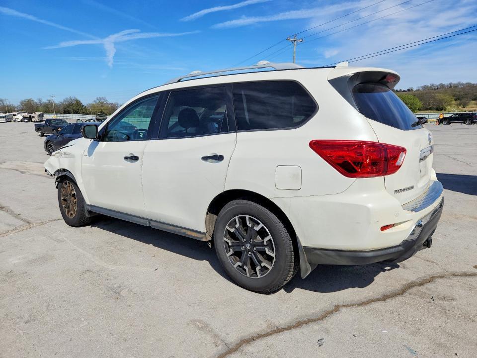 2019 Nissan Pathfinder sv