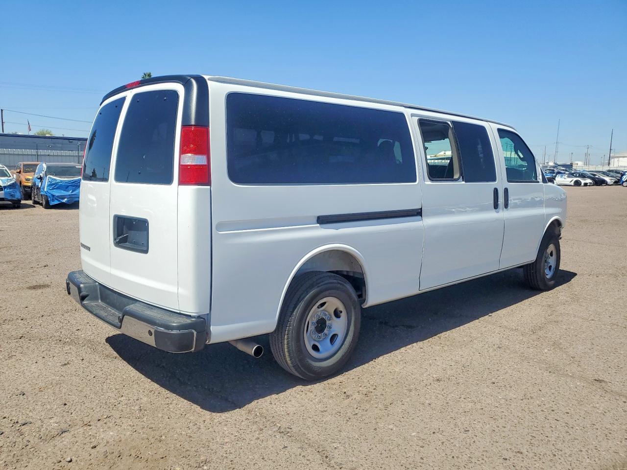 2025 Chevrolet Express G3500 LT