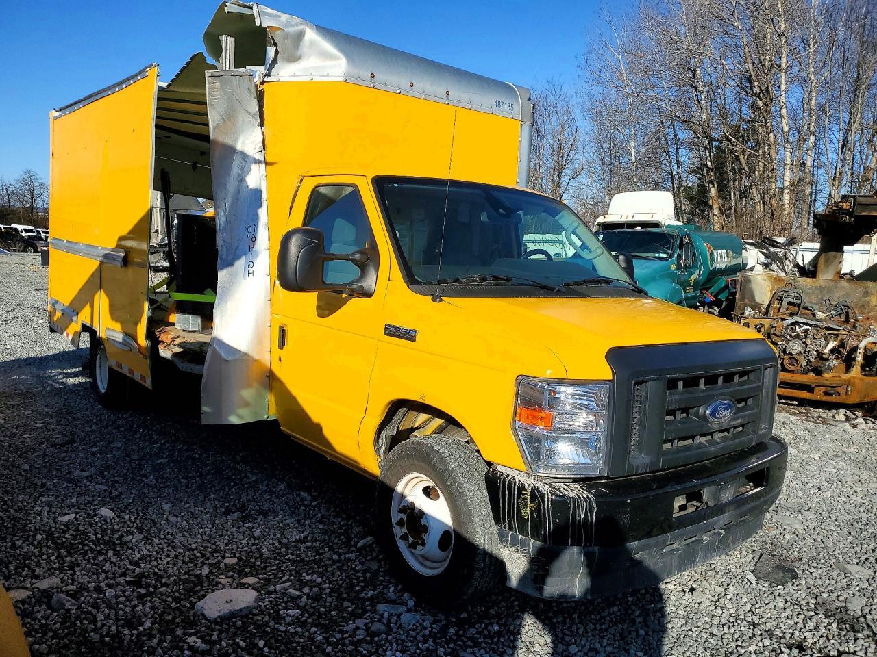 2022 Ford E350 BOX Truck