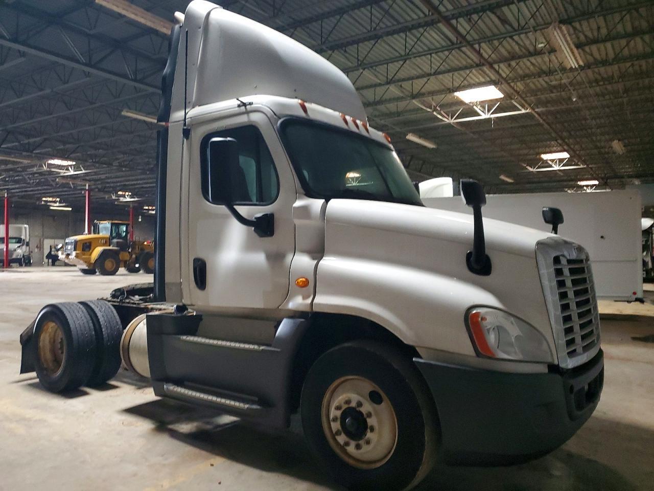 2016 Freightliner Cascadia 125 Semi Truck