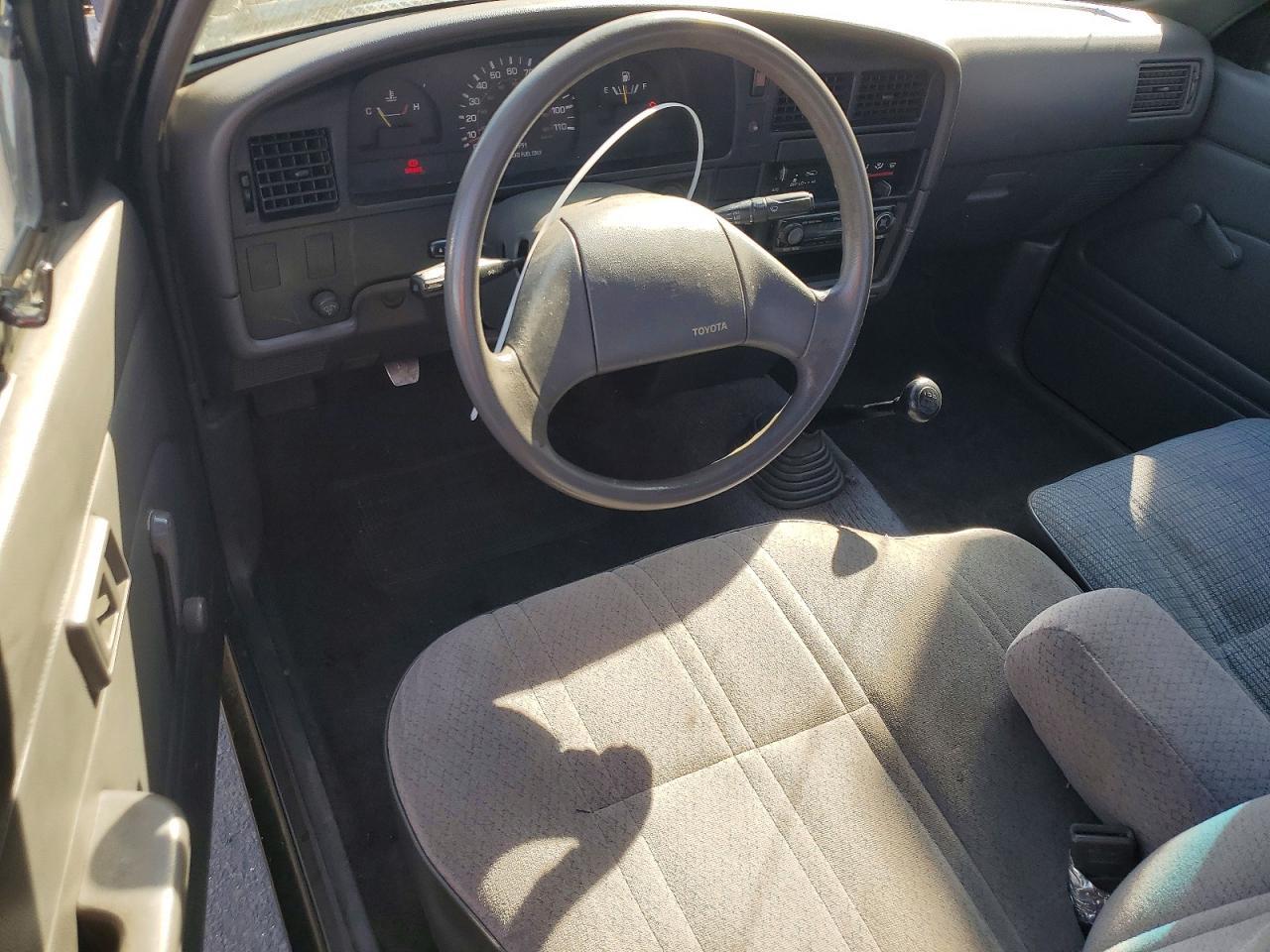 1990 Toyota Pickup Deluxe