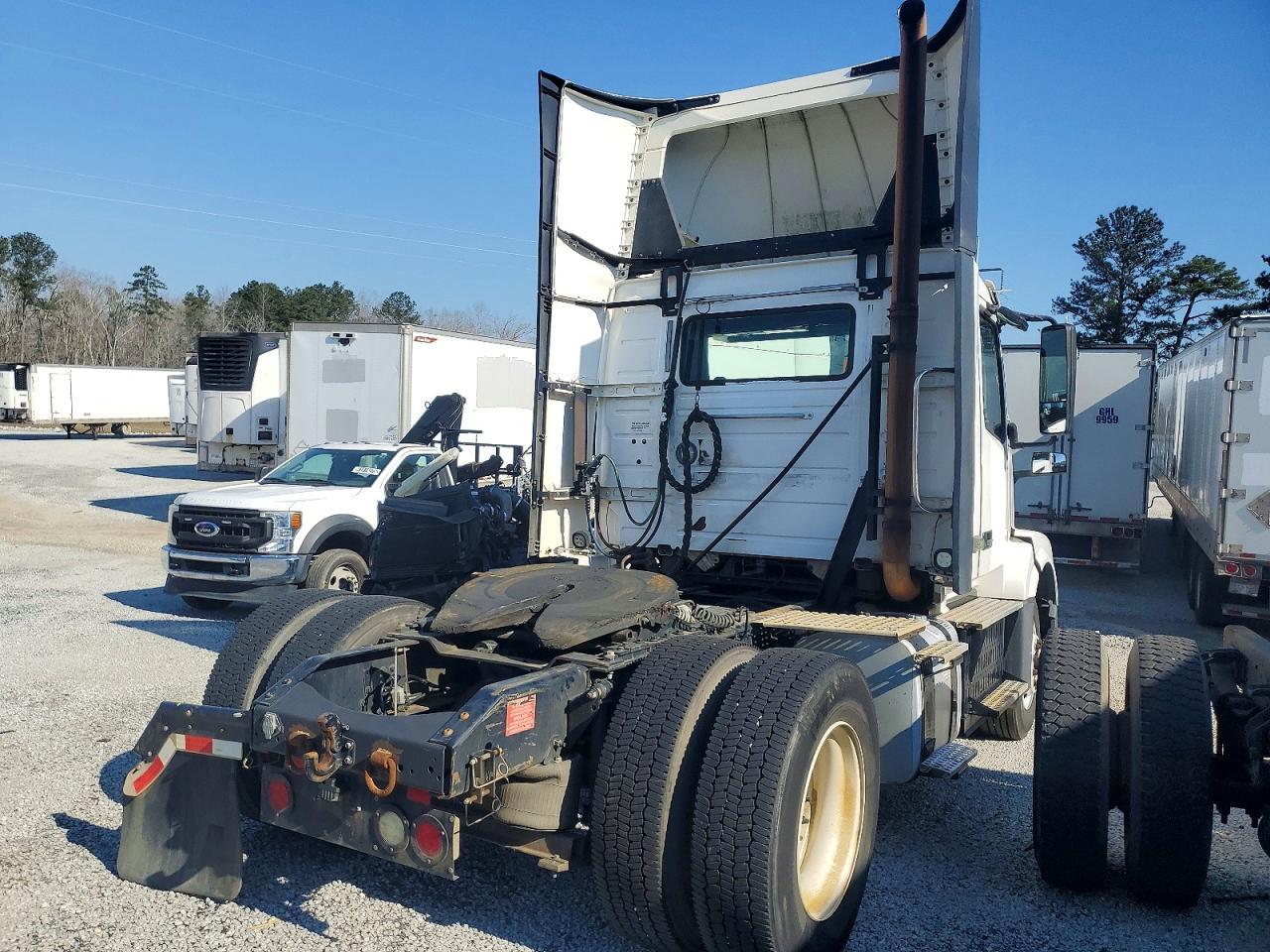 2017 Volvo VNL Semi Truck