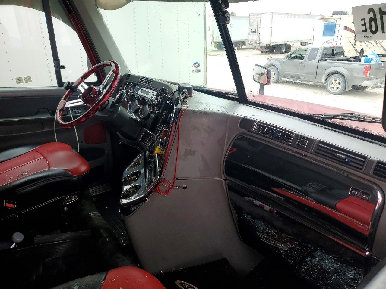 2007 Freightliner CST120 Semi Truck