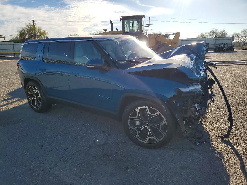 2025 Rivian R1S Adventure