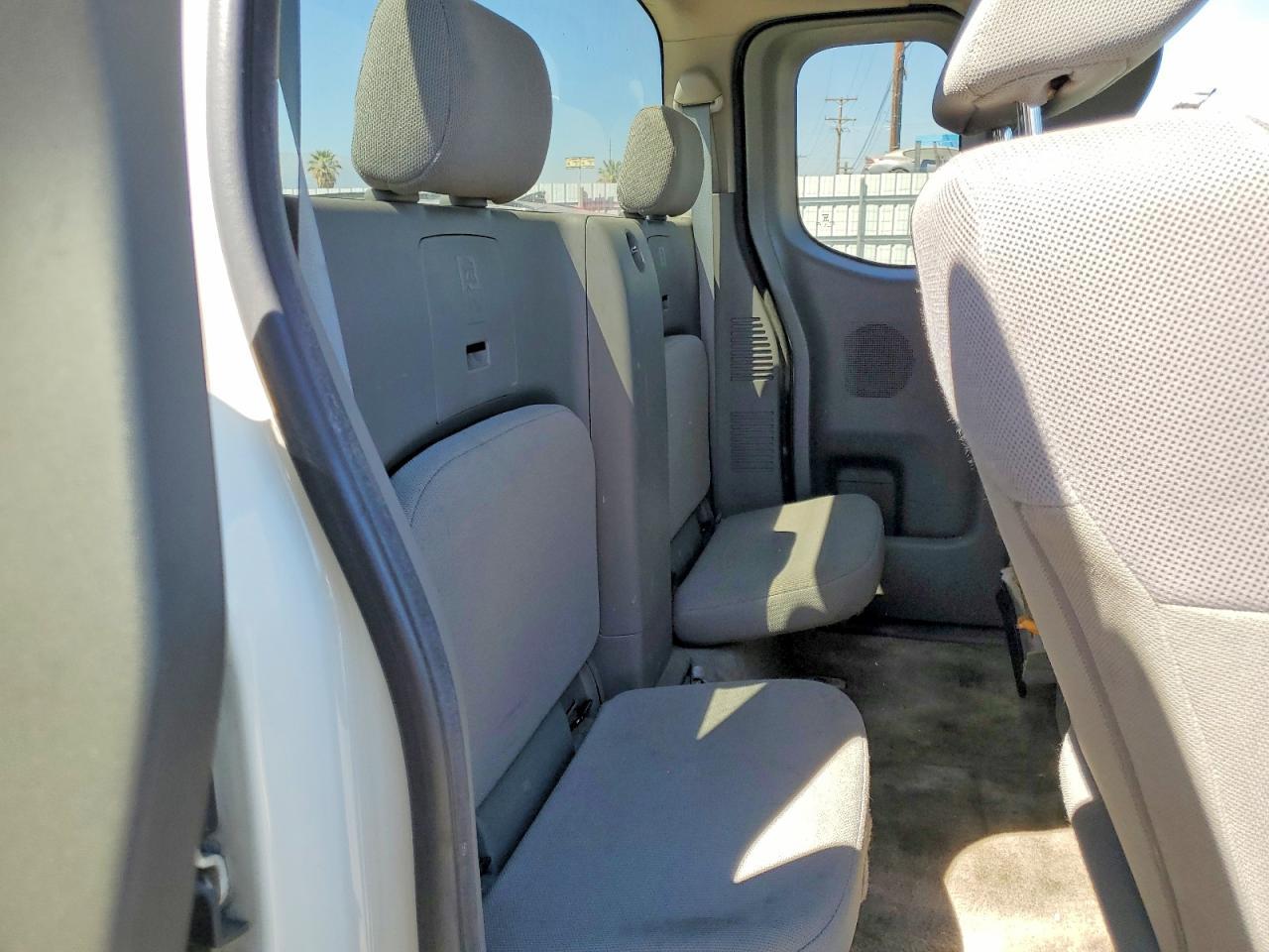 2015 Nissan Frontier S