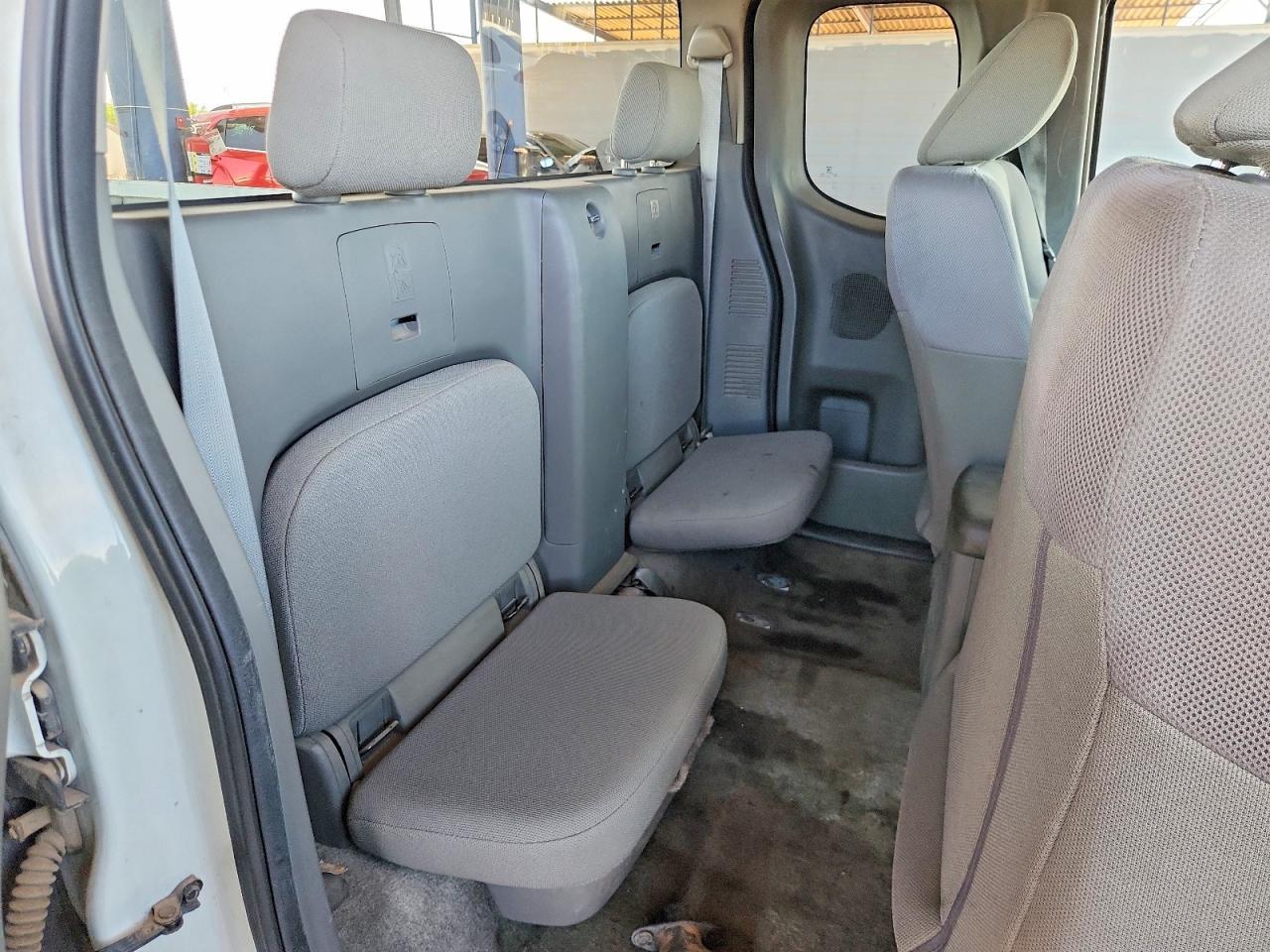 2015 Nissan Frontier S